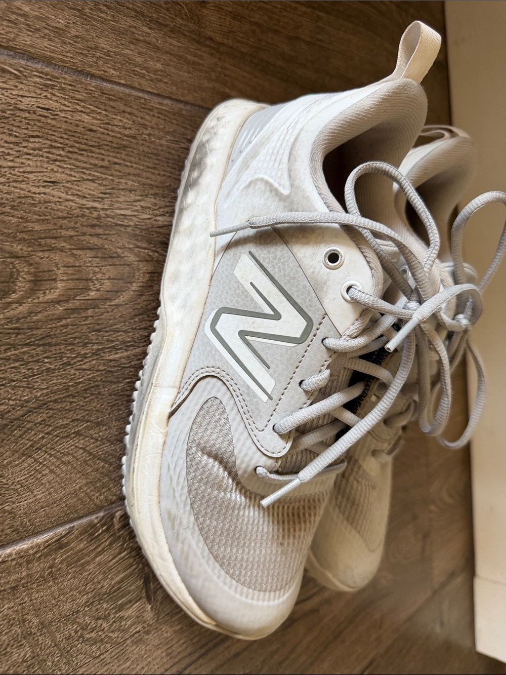 New Balance Women's Fresh Foam Velo V3 Turf Trainers US 9 W